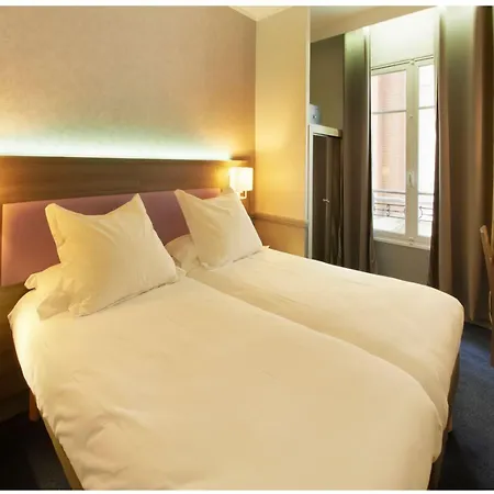 Hotel Poussin 3*