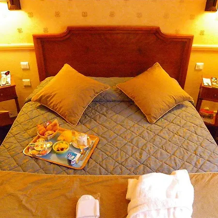 Poussin Hotell Paris