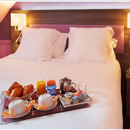 Hotel Poussin 3*