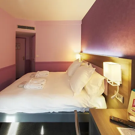 Hotel Poussin 3*