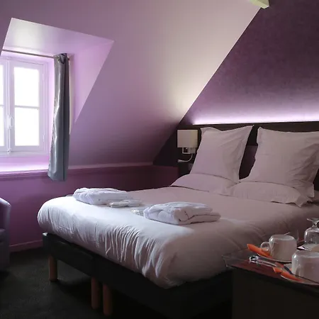 Poussin Hotel 3*