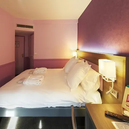 Hotel Poussin 3*
