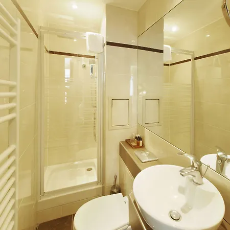 Poussin Hotel Parigi