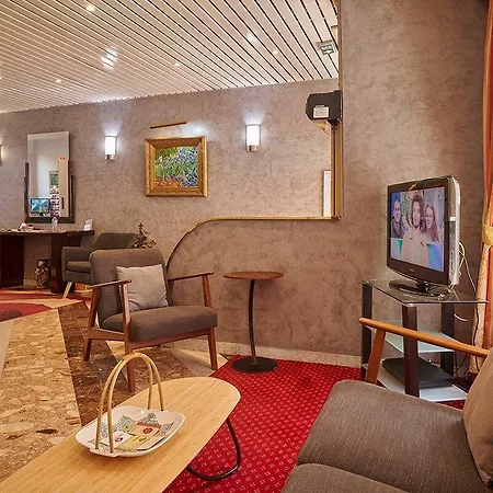 Hotel Poussin Paris