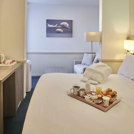 Hotel Poussin Parijs