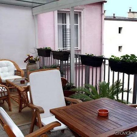 Poussin 3* Paris