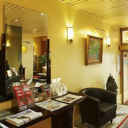 Poussin Hotel 3*