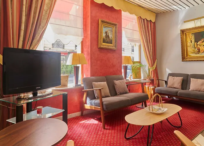 Poussin Hotel