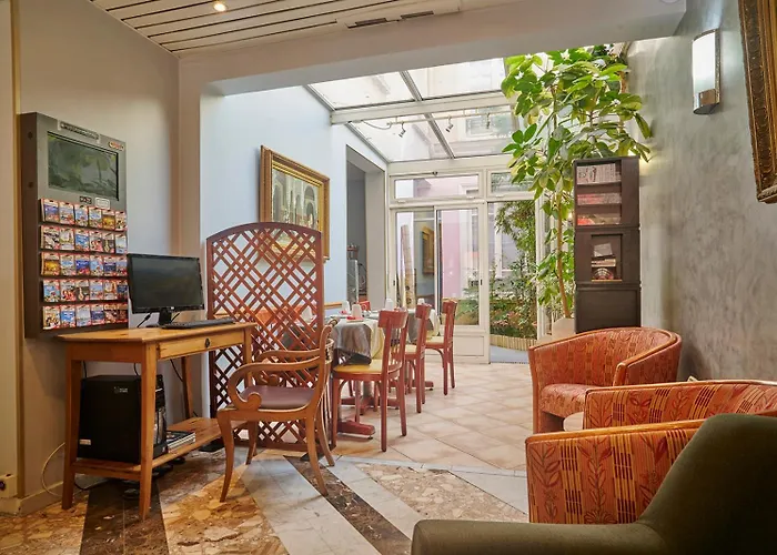 Hotel Poussin Paříž