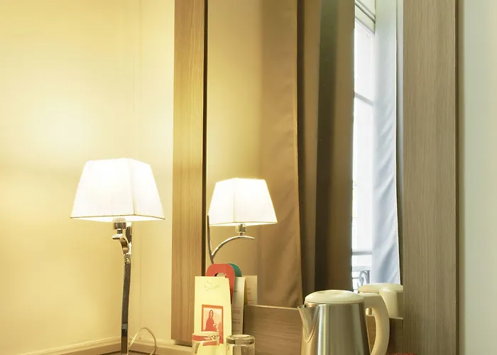 Poussin Hotel 3*