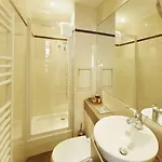 Poussin Hotel Paryż