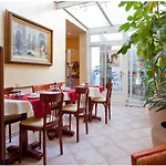 Hotel Poussin