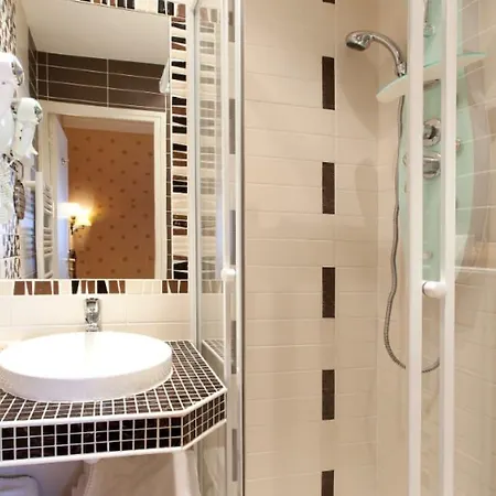 Otel Poussin