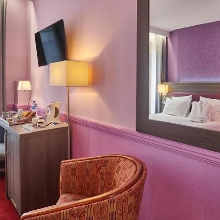 Poussin Otel