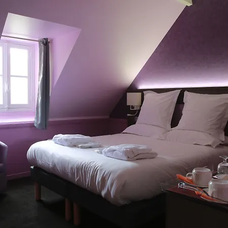 Poussin Otel