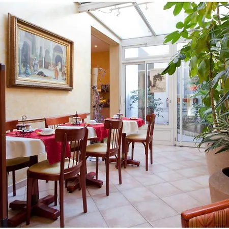 Otel Poussin