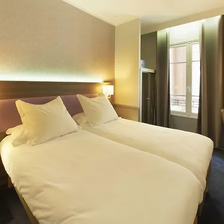 Poussin Hotel 3*