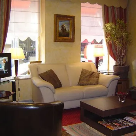 Hotel Poussin Parigi